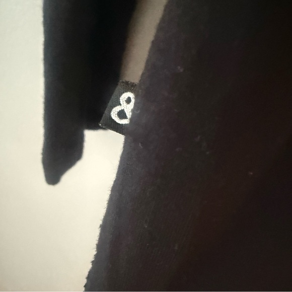 Dolce & Gabbana Luxury Streetwear Black Patterned Long Sleeved Tee - Picture 3 of 6